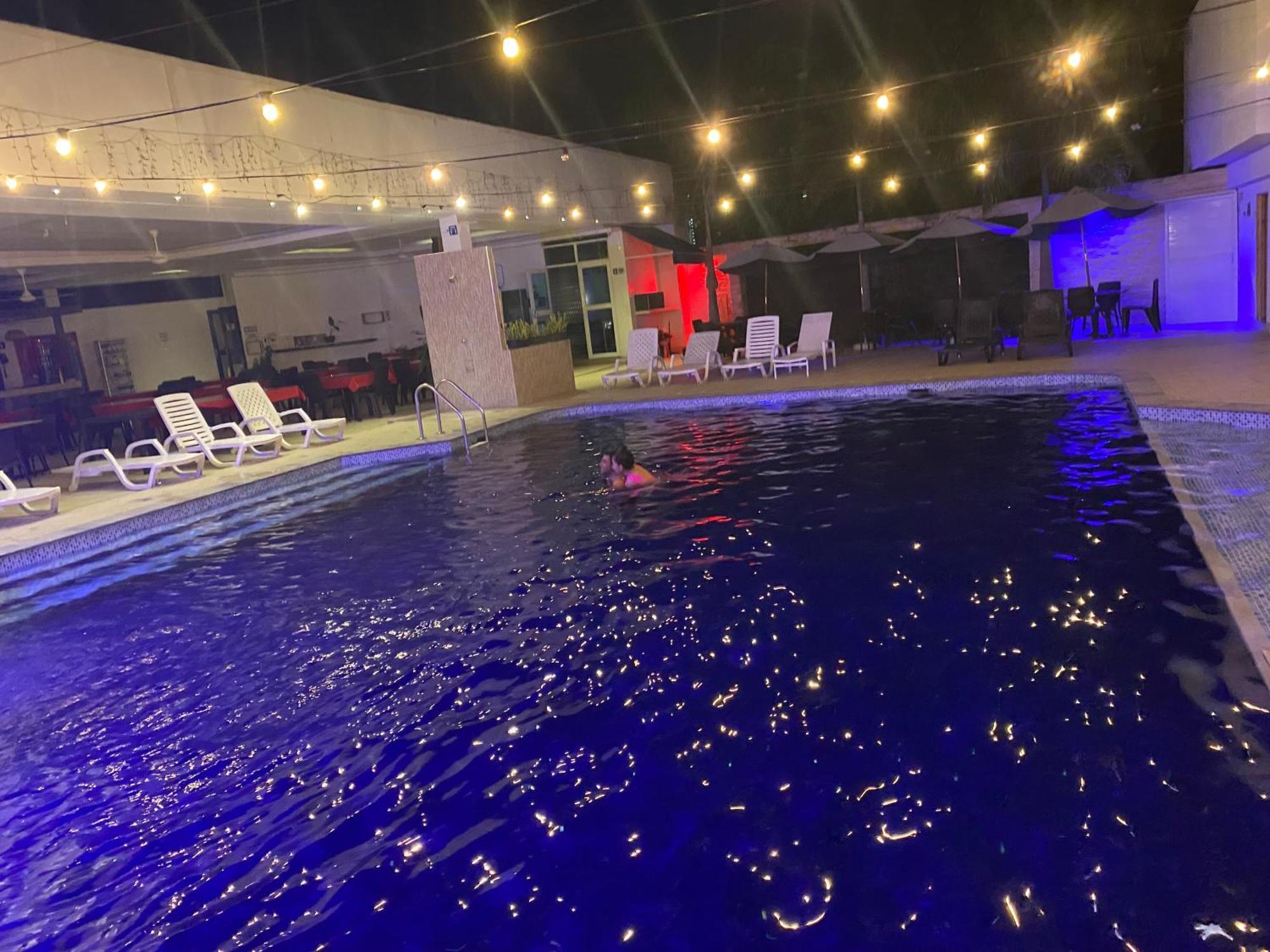 Hotel Deluxe Oasis De La Colina Girardot Esterno foto