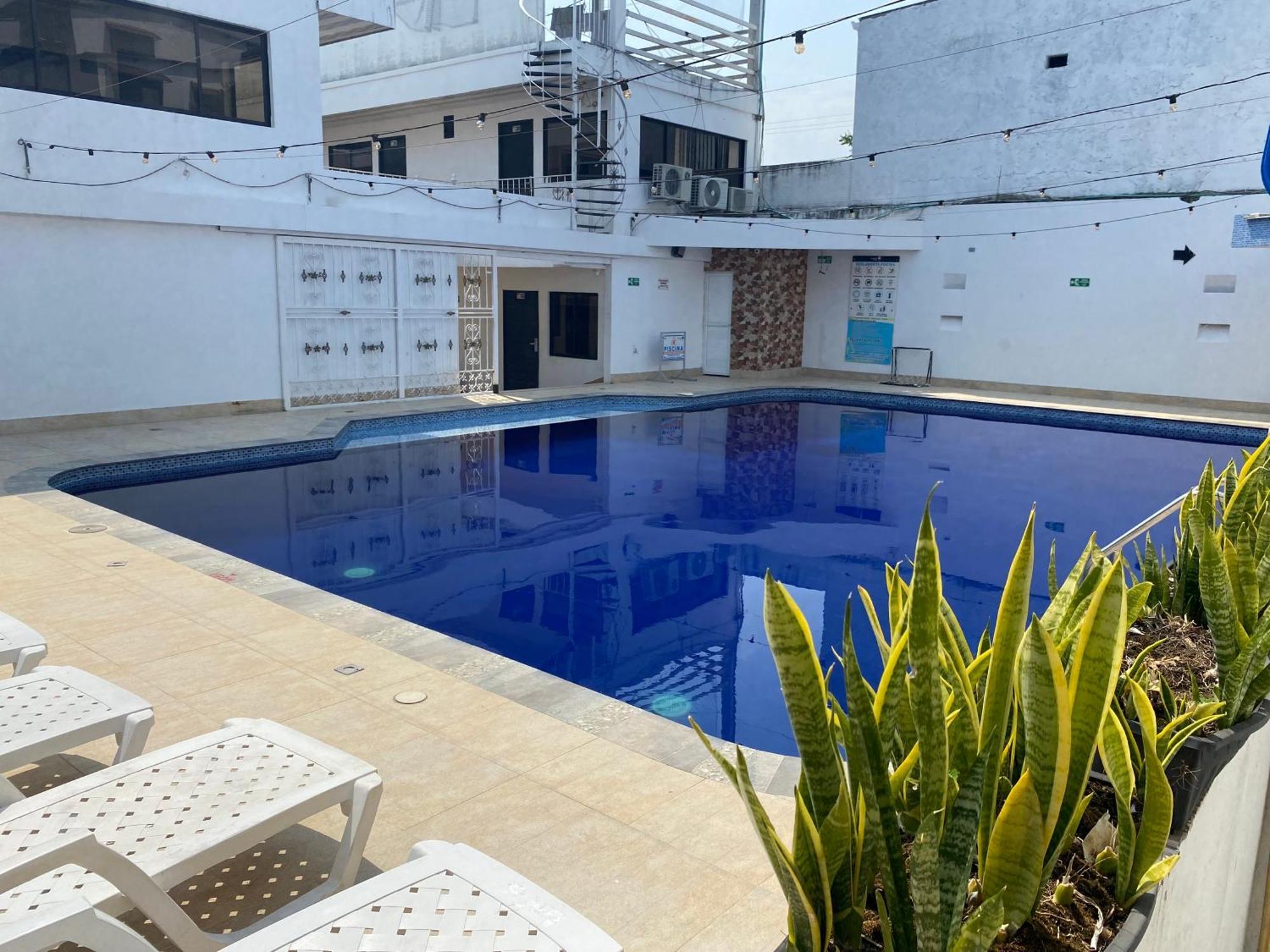 Hotel Deluxe Oasis De La Colina Girardot Esterno foto